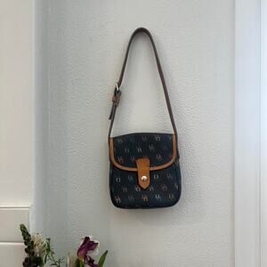 Vintage dooney & bourke mini shoulder bag